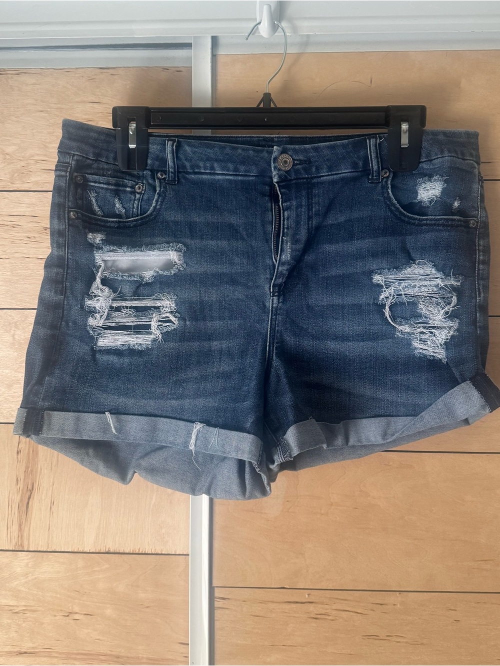 America Eagle Distressed Dark Blue Denim Women's Shorts - Casual Roll-Cuff